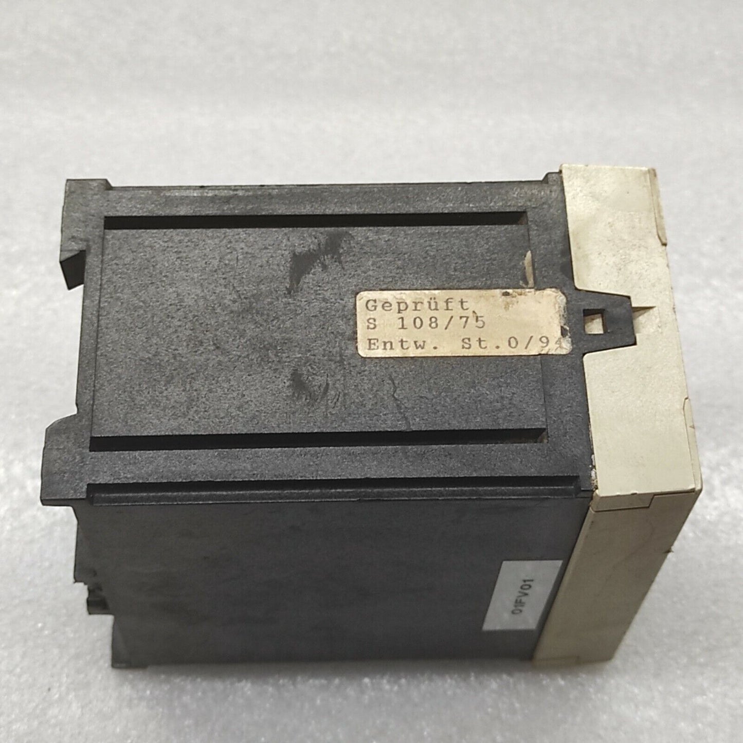 SIEMENS 3WX3156-3JG00 CAPACITOR UNIT FOR UNDERVOLTAGE RELEASE WITH DELAY 110-125