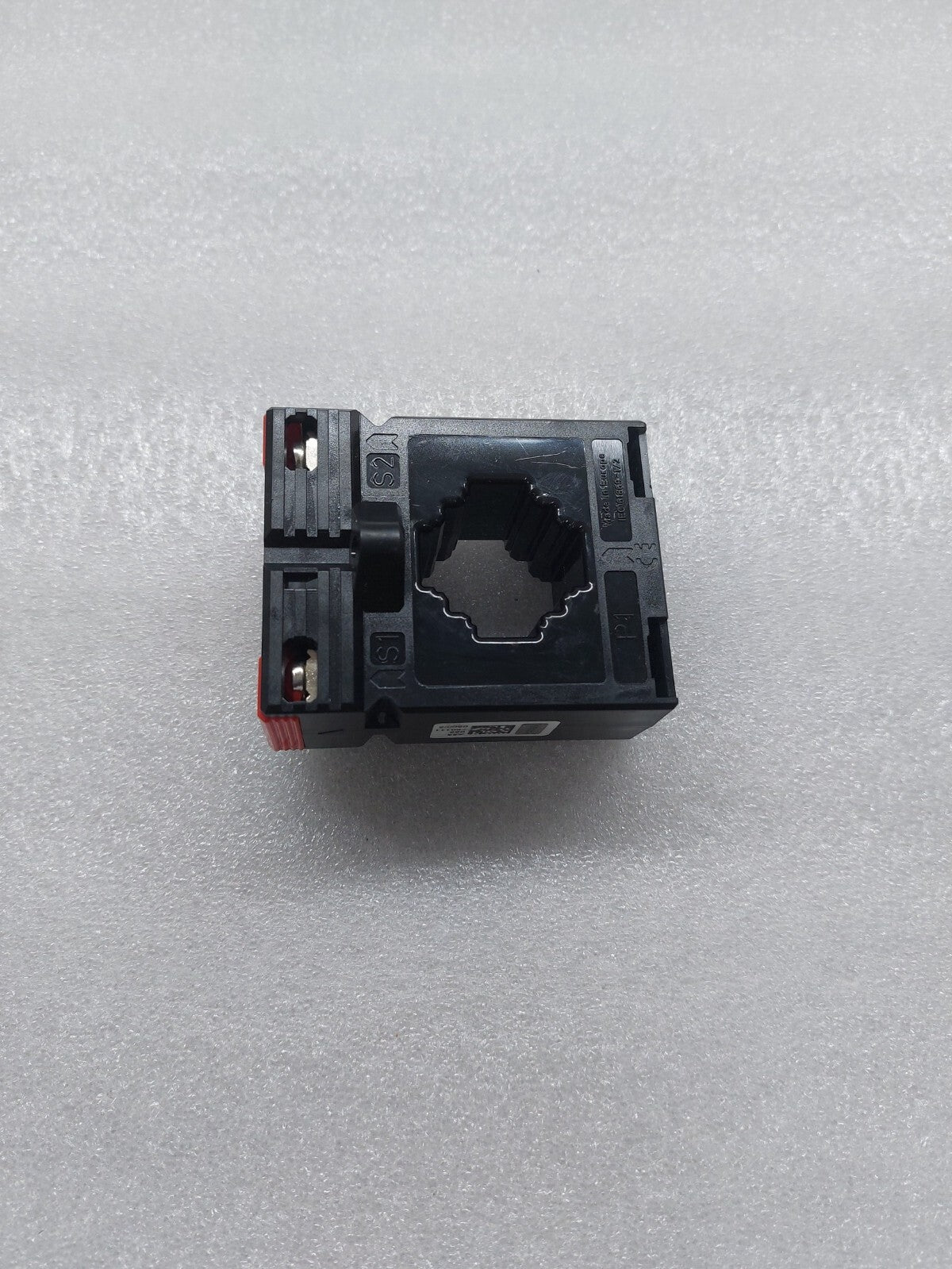 ABB CM-CT 500/5 CURRENT TRANSFORMER 1SVR450117R5300