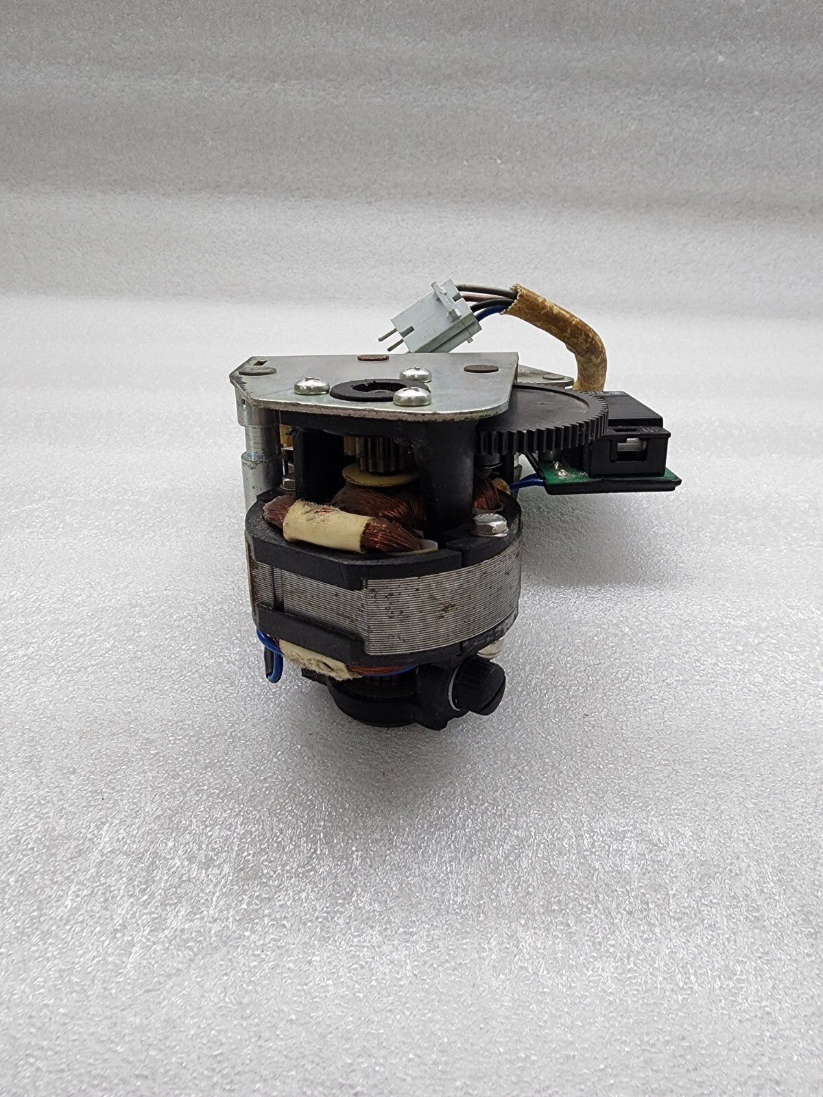 ABB 1SDA038324R1 GEARD MOTOR DEVICE 220/250V CC/CA ORIGINAL PART