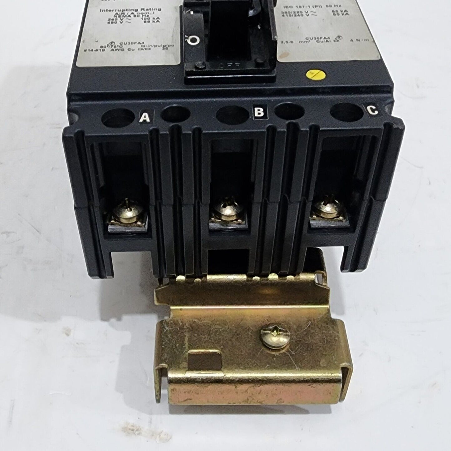 SQUARE D FC3401535 MOLDED CASE CIRCUIT BREAKER 15A 480V