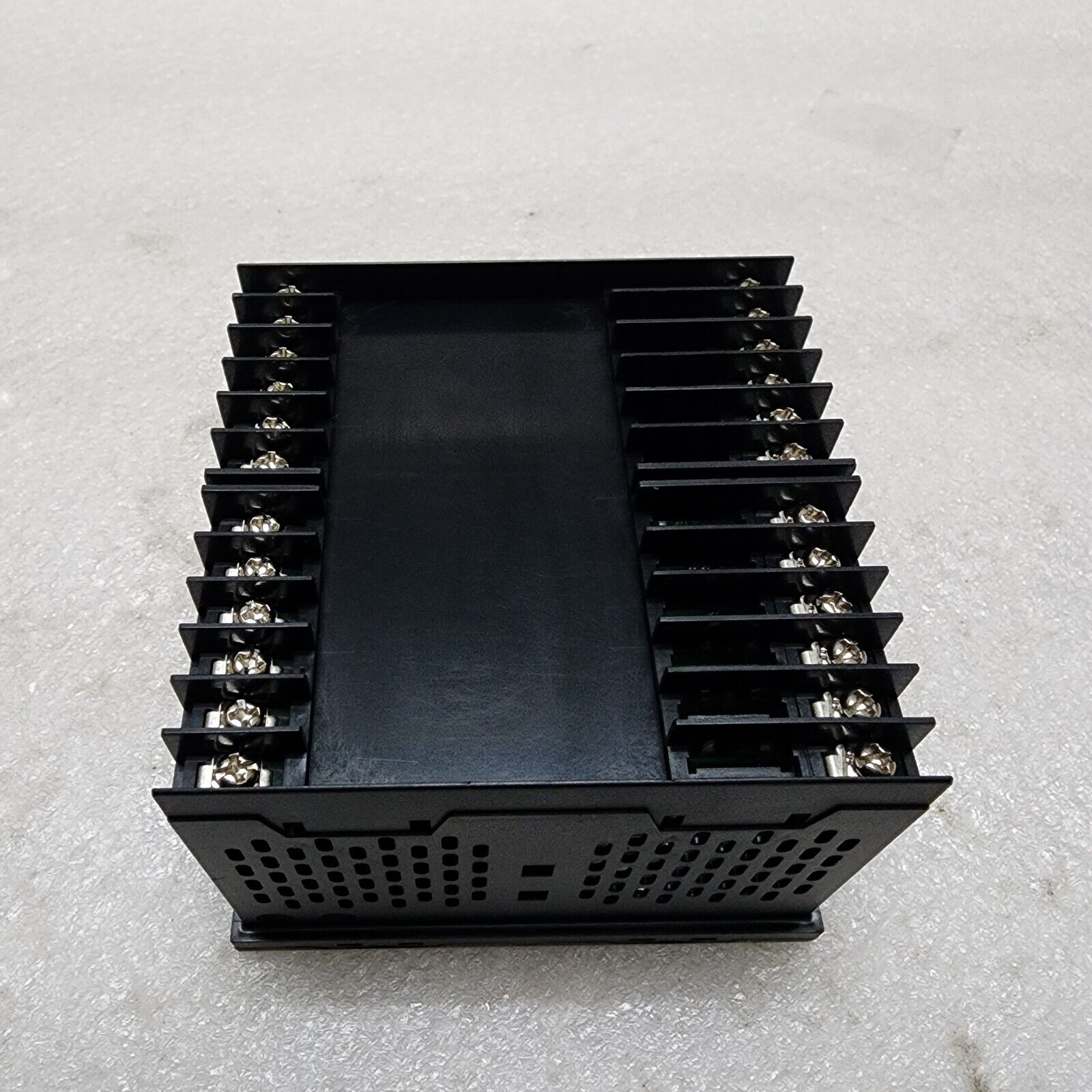 FUJI ELECTRIC PXF9ACY2-FVM00-P TEMPERATURE CONTROLLER 100-240VAC