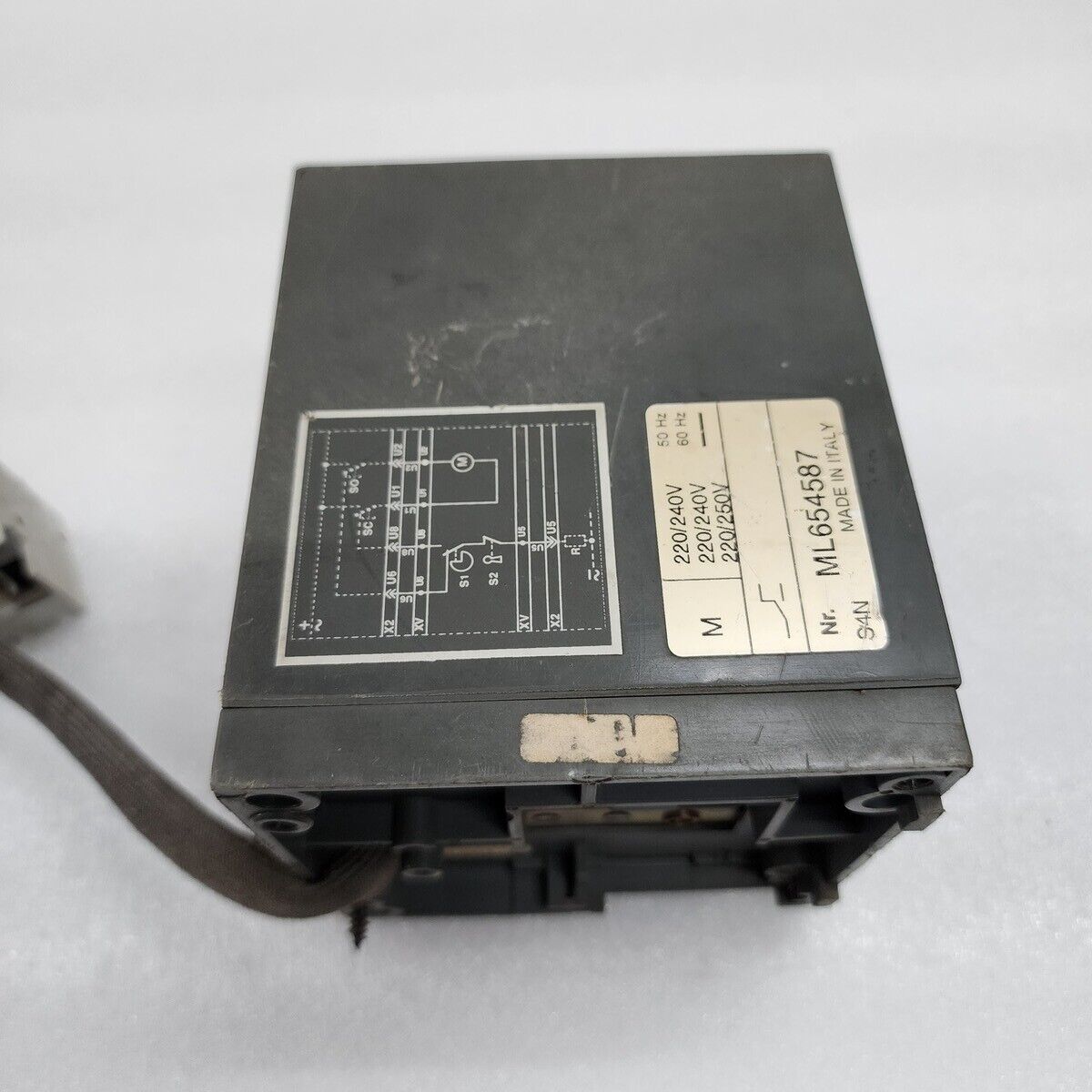 ABB SACE S4 M5-2 MOTOR OPERATOR 250A 220-250VDC/220-240VAC 1SDA013876R1