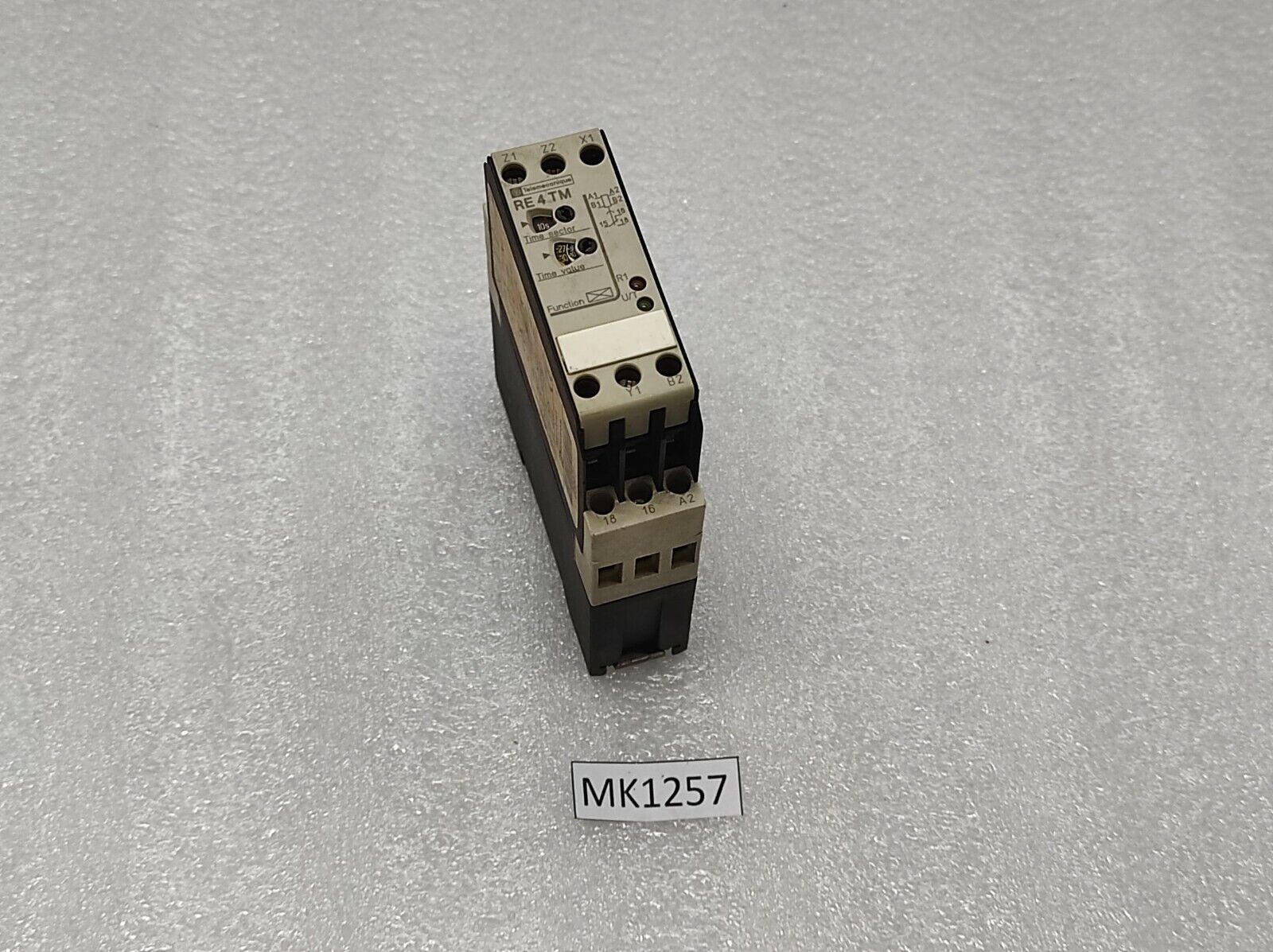 TELEMECANIQUE RE4 TM1 1BU TIMING RELAY 09971 110-240v/24v/42-48V 0.05S-300H RE4 