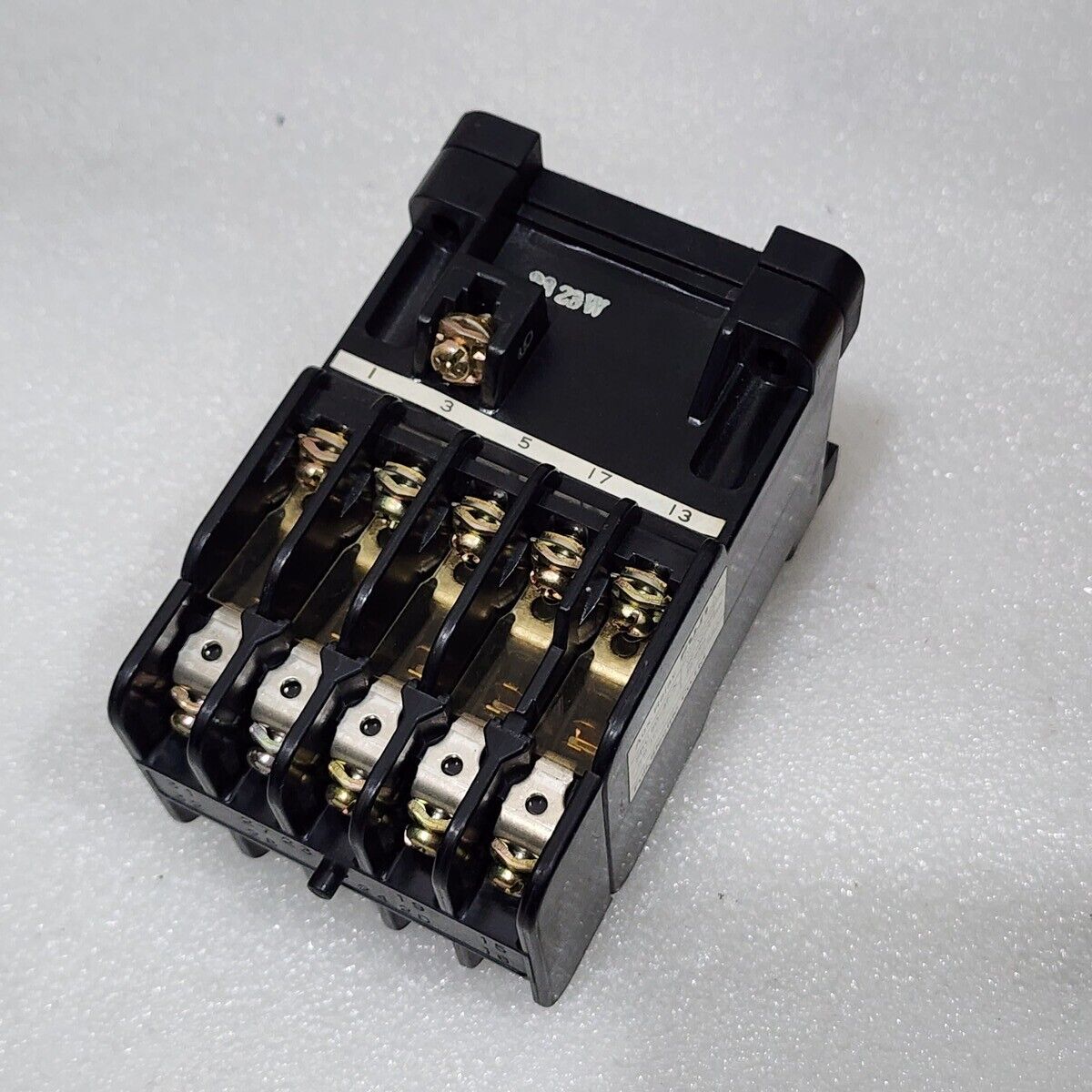 FUJI ELECTRIC SRC 50-4F/X AUX RELAY COIL VOLTAGE 200-240V