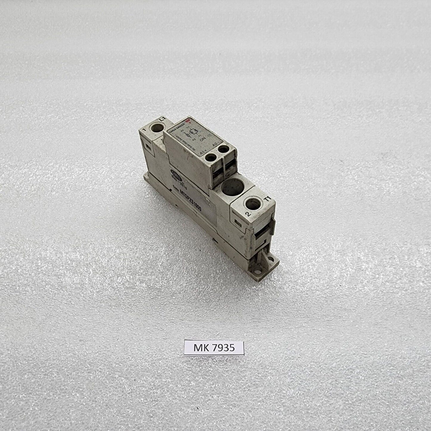 CARLO GAVAZZI RGS1A23D25KKEDIN SOLID STATE RELAY 24-240VAC/3-32VDC