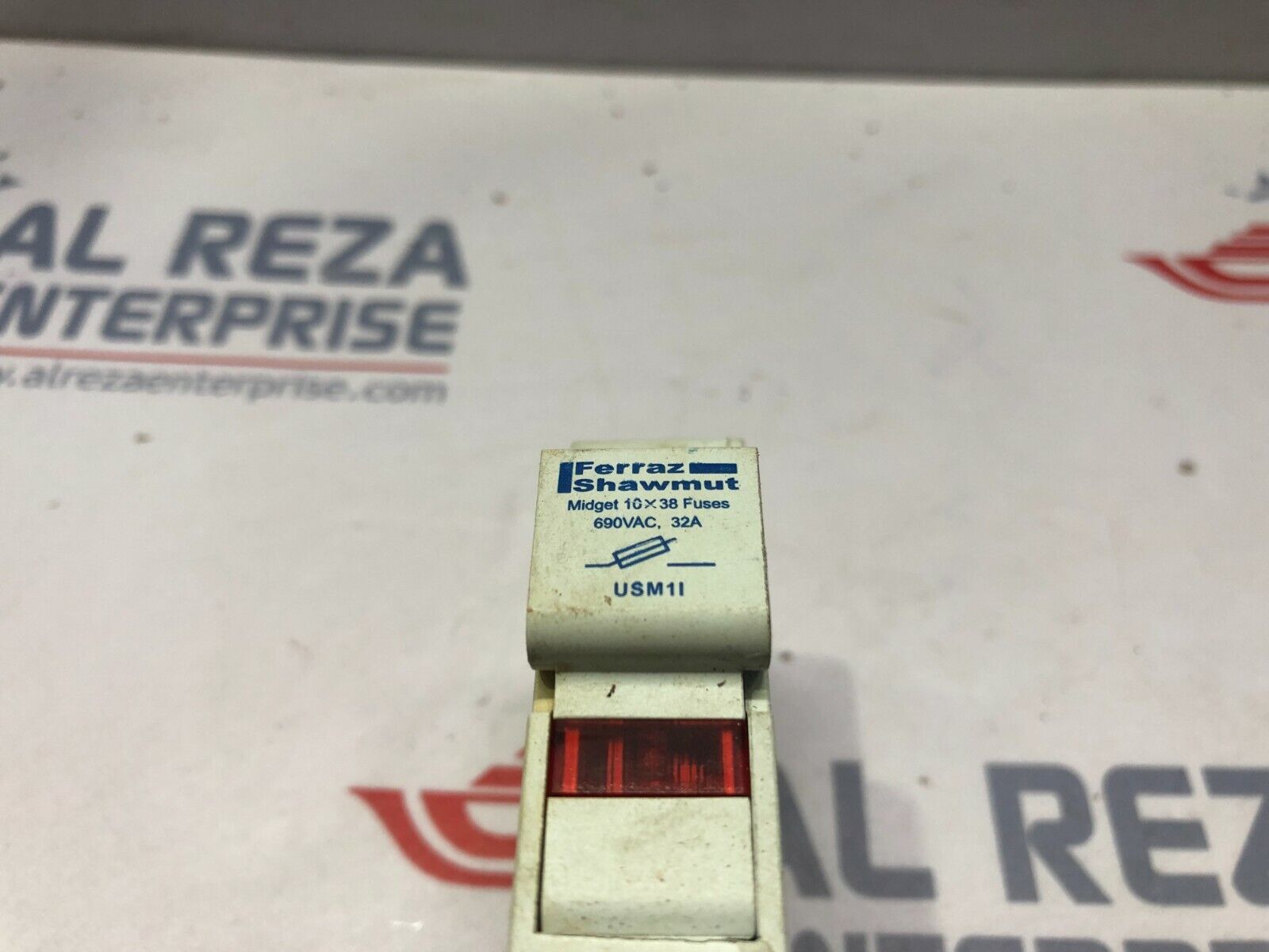 FERRAZ SHAWMUT USM1I 690VAC 32A 10X38 FUSE HOLDER LOT OF 2 UNIT