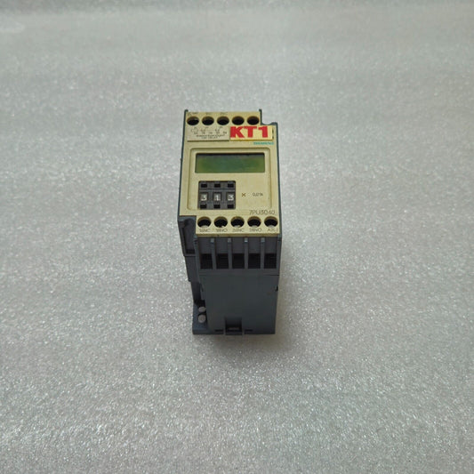 SIEMENS 7PU3040-0BB34 ON DELAY TIMER 24V AC/DC