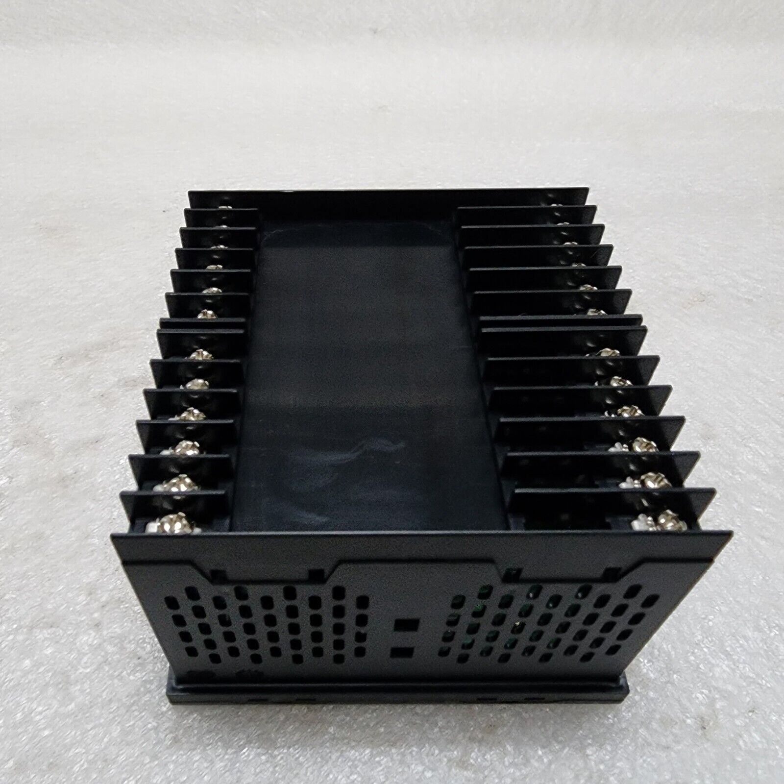 FUJI ELECTRIC PXF9ACA2-1VM00-P TEMPERATURE CONTROLLER 100-240VAC