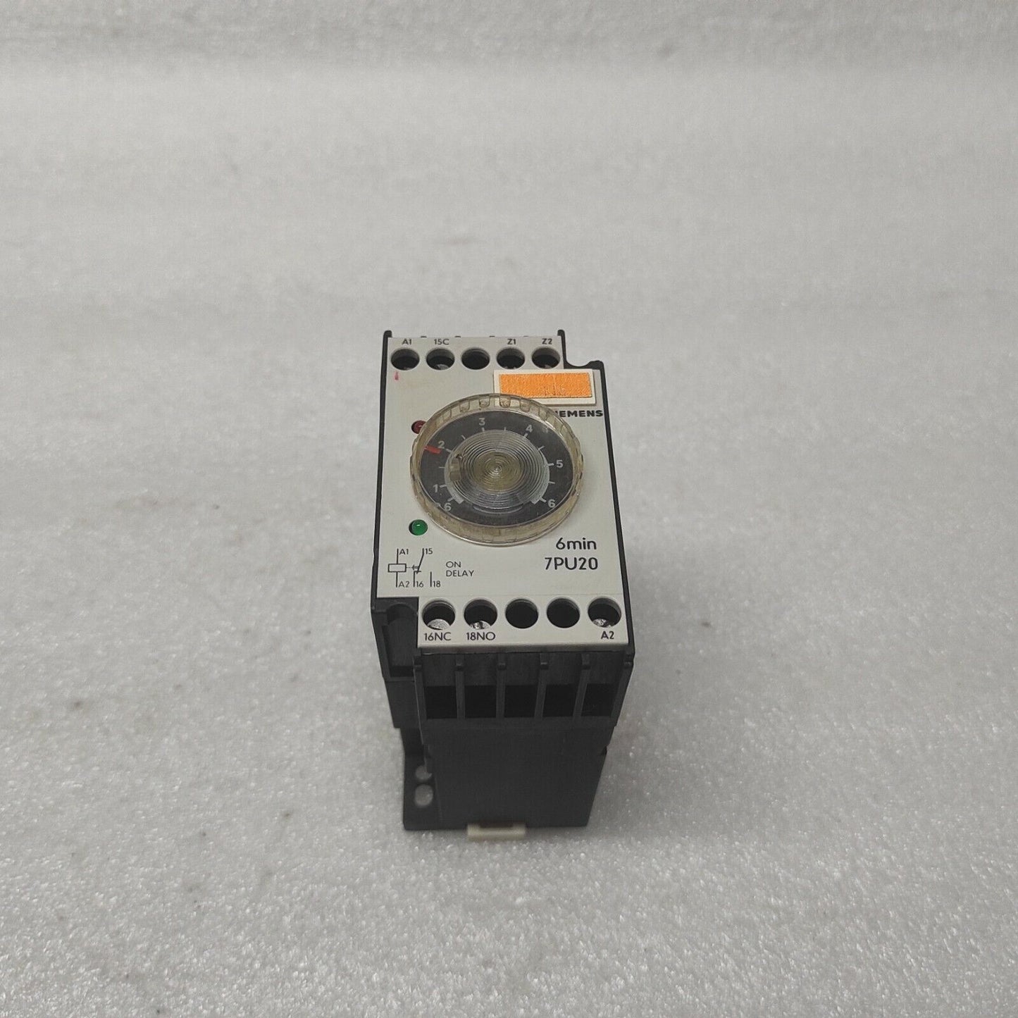 SIEMENS 7PU2040-3AN23 TIME DELAY RELAY 220-240V 0-6MIN