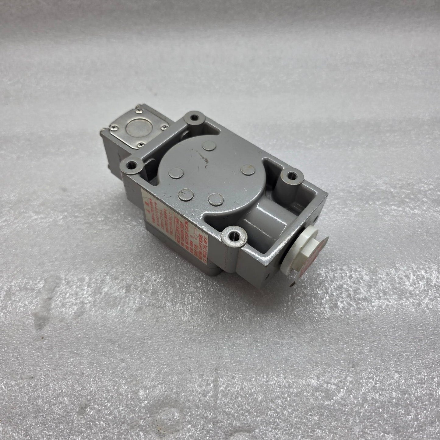 AZBIL 05T601 EXPLOSION PROOF SWITCH 1LX5003