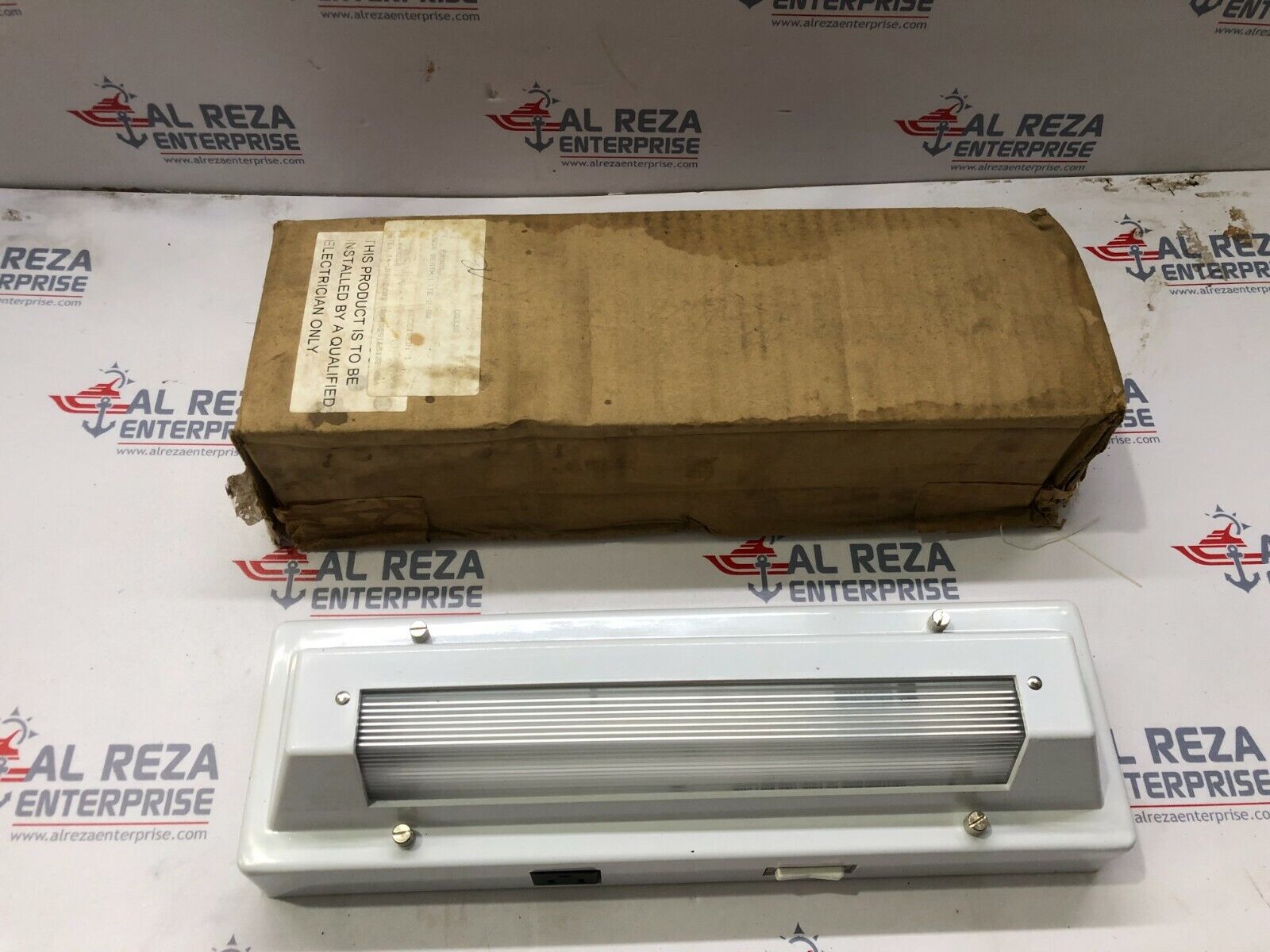 PAULUHN FBN28 BERTH LIGHT 120V 