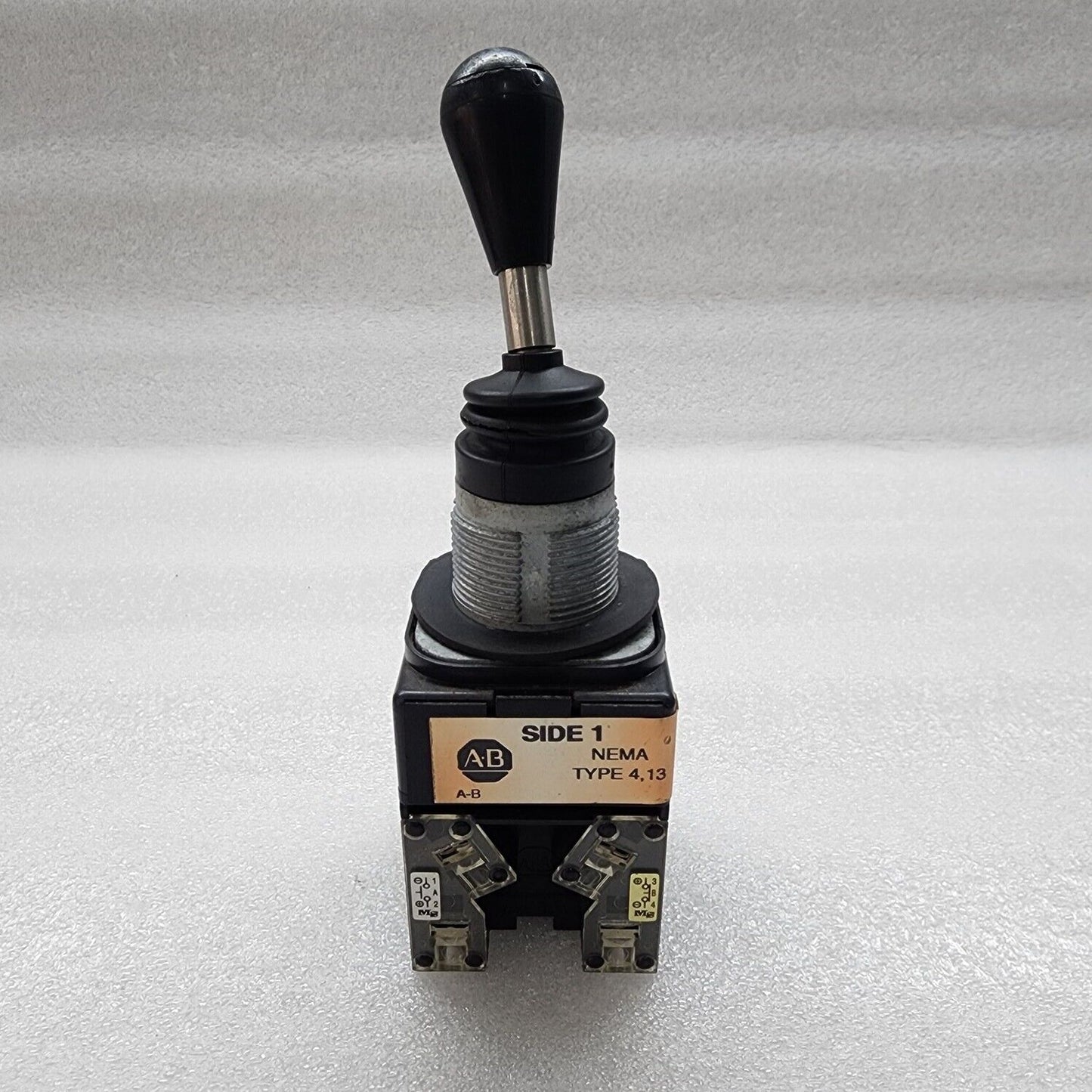 ALLEN BRADLEY CAT 800T-T4T2 SER T JOYSTICK 800T-XAY