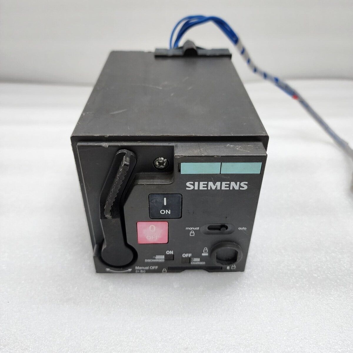 SIEMENS 3VL9300-3MQ00 MOTOR OPERATOR 220-250V AC/DC