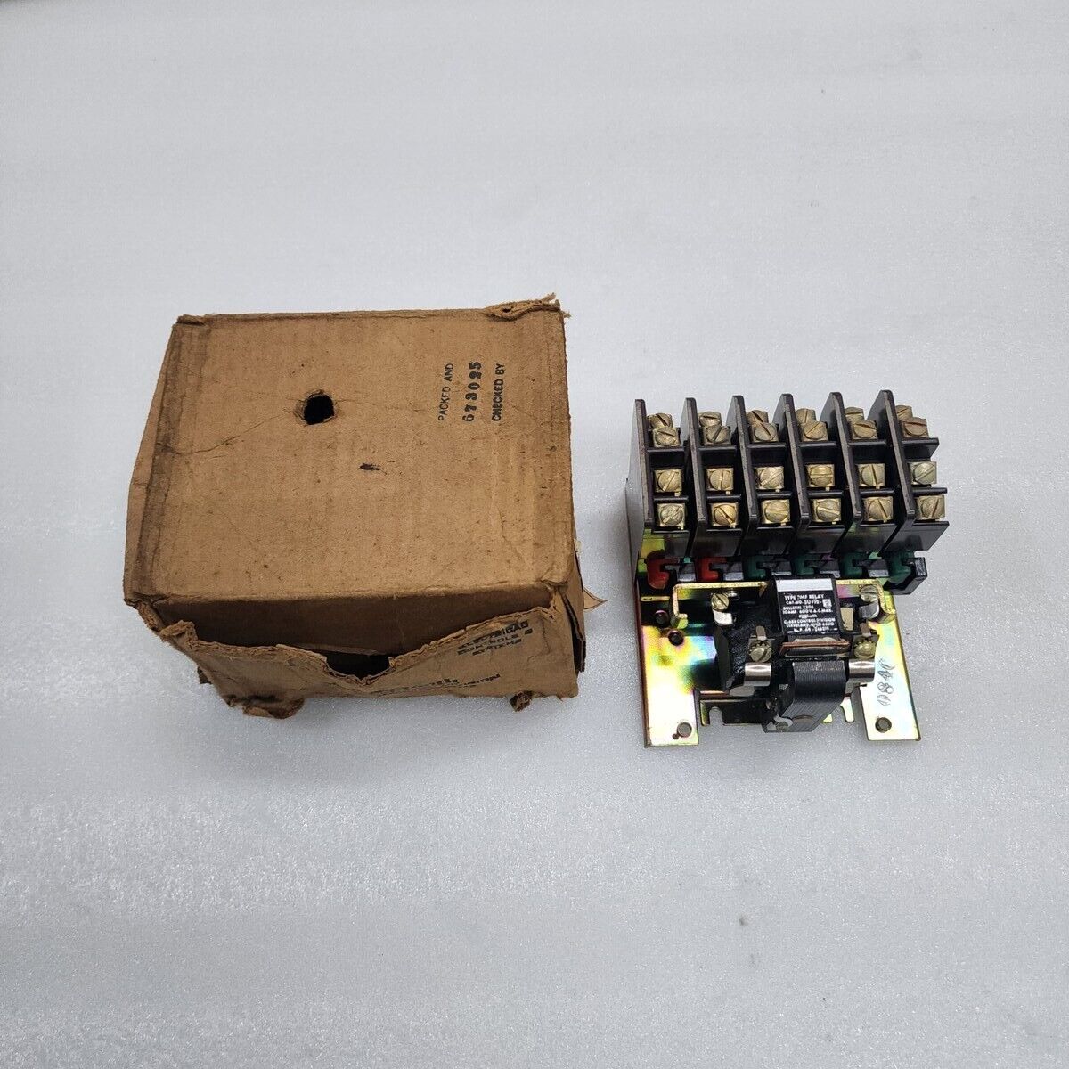 CLARK CONTROL DIVISION 5UF12-2-76 PMF A.C. RELAY BULLETIN 7305 10A 600VAC 5UF12-