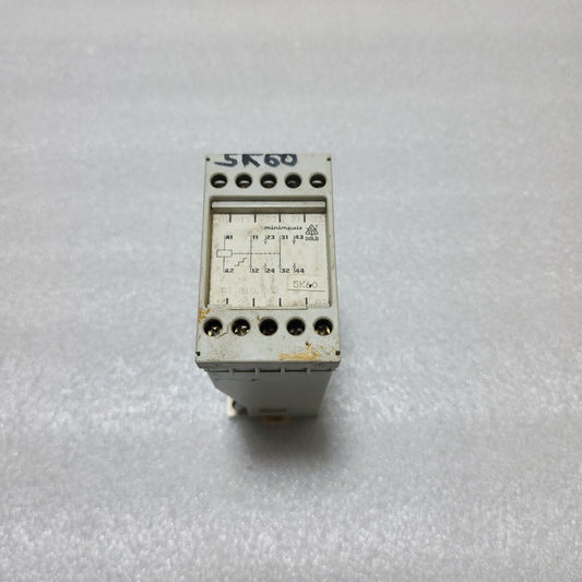 DOLD AI 810.002 VOLT RELAY