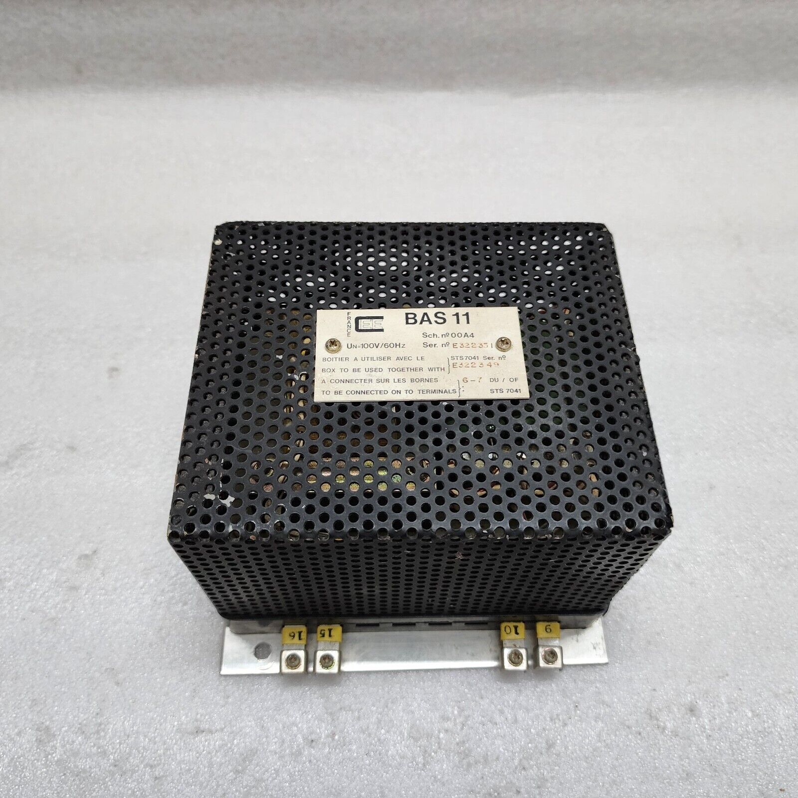 CEE BAS 11 00A4 100V