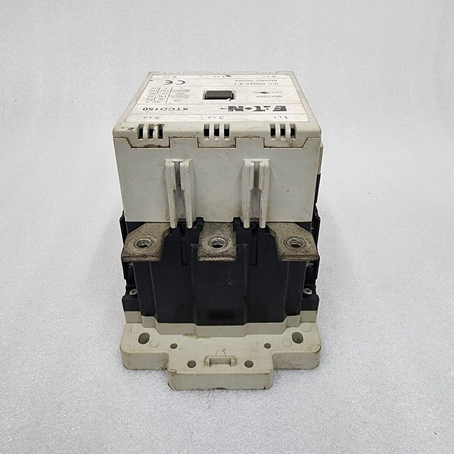 EATON XTCD150 3-POLE CIRCUIT BREAKER 200A 220V