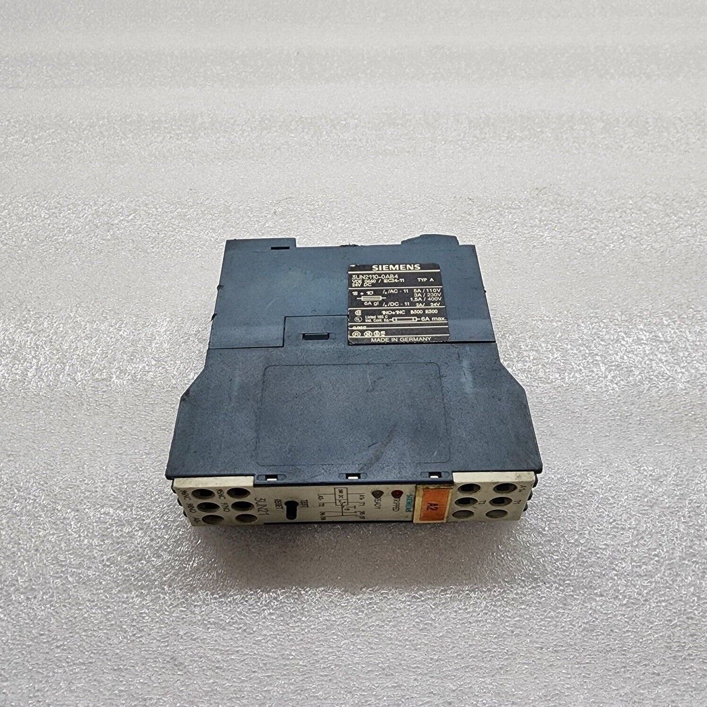 SIEMENS 3UN2110-0AB4 THERMISTOR TRIPPING UNIT 24VDC