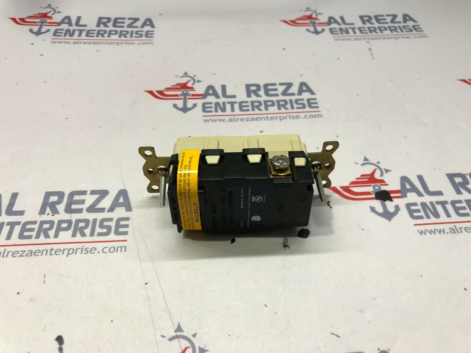 HUBBELL GFR8200SGI GFCI TEMPER RESISTANT IVORY 15A/125V