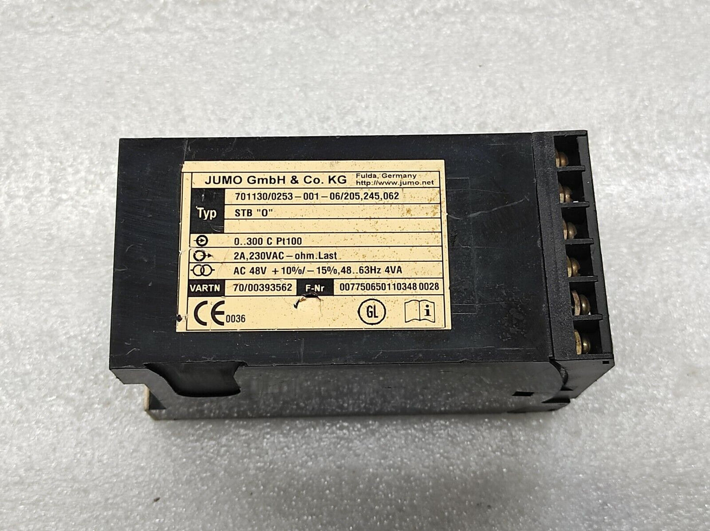 JUMO 701130-0253-001-06-205-245-062 TEMPERATURE LIMITOR 230VAC