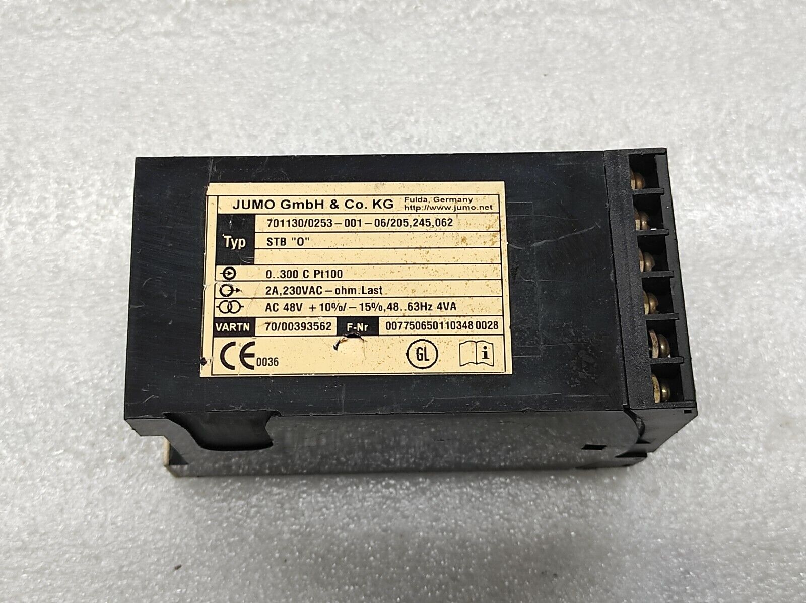 JUMO 701130-0253-001-06-205-245-062 TEMPERATURE LIMITOR 230VAC