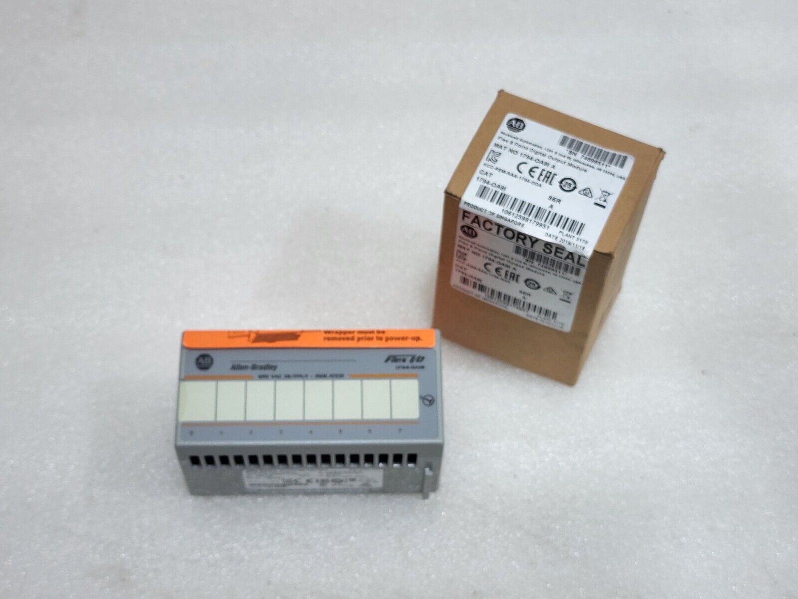 ALLEN BRADLEY CAT 1794-OA8I FLEX 8-POINT DIGITAL OUTPUT MODULE 