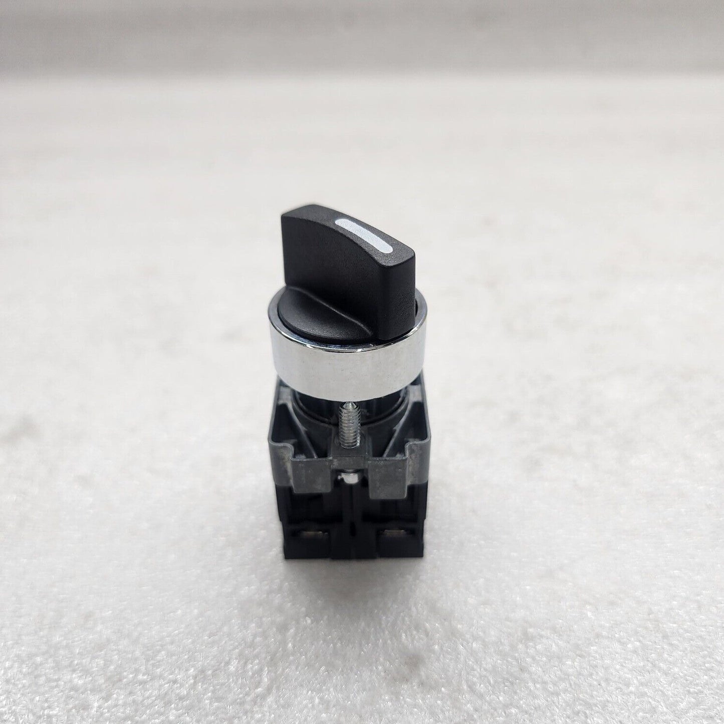 SCHNEIDER ELECTRIC ZB2-BE101C CONTACT BLOCK SELECTOR SWITCH XB2BD33