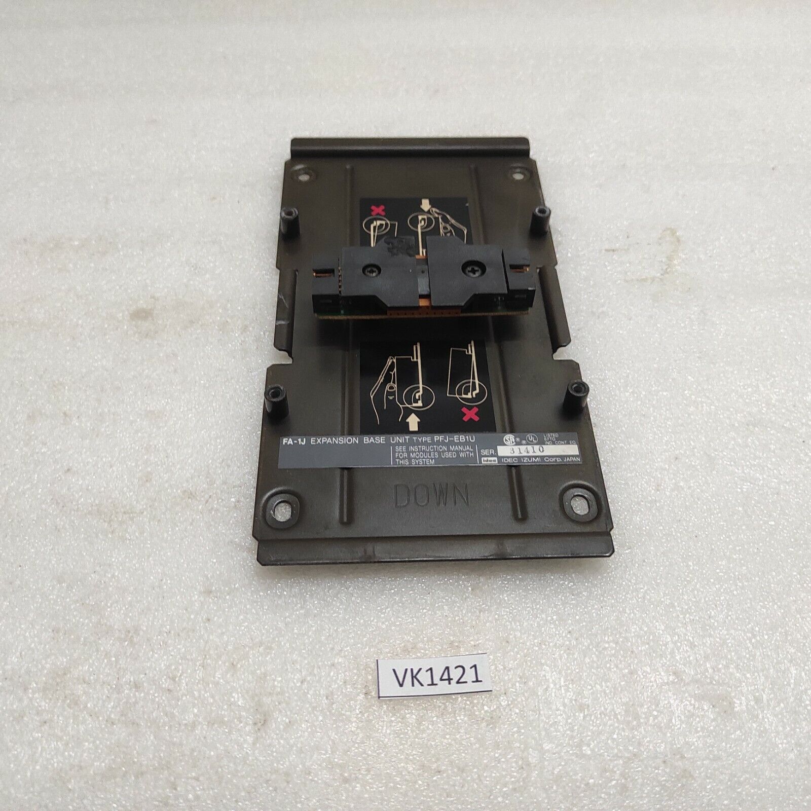 IDEC PFJ-EB1U EXPANSION BASE UNIT 