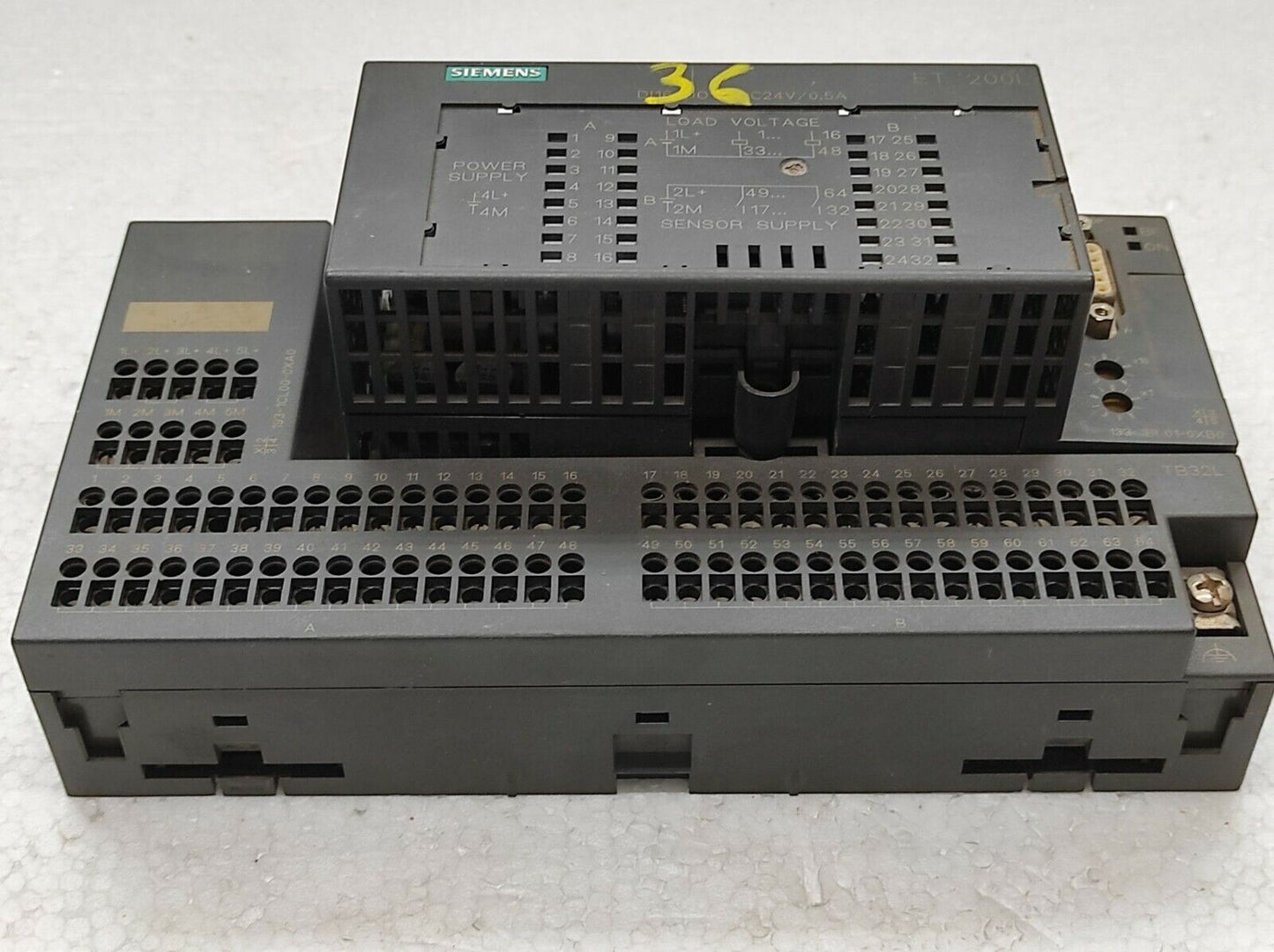 Siemens 6ES7 193-1CL00-0XA0 Terminal Block 6ES7 133-1BL01-0XB0 ET200L