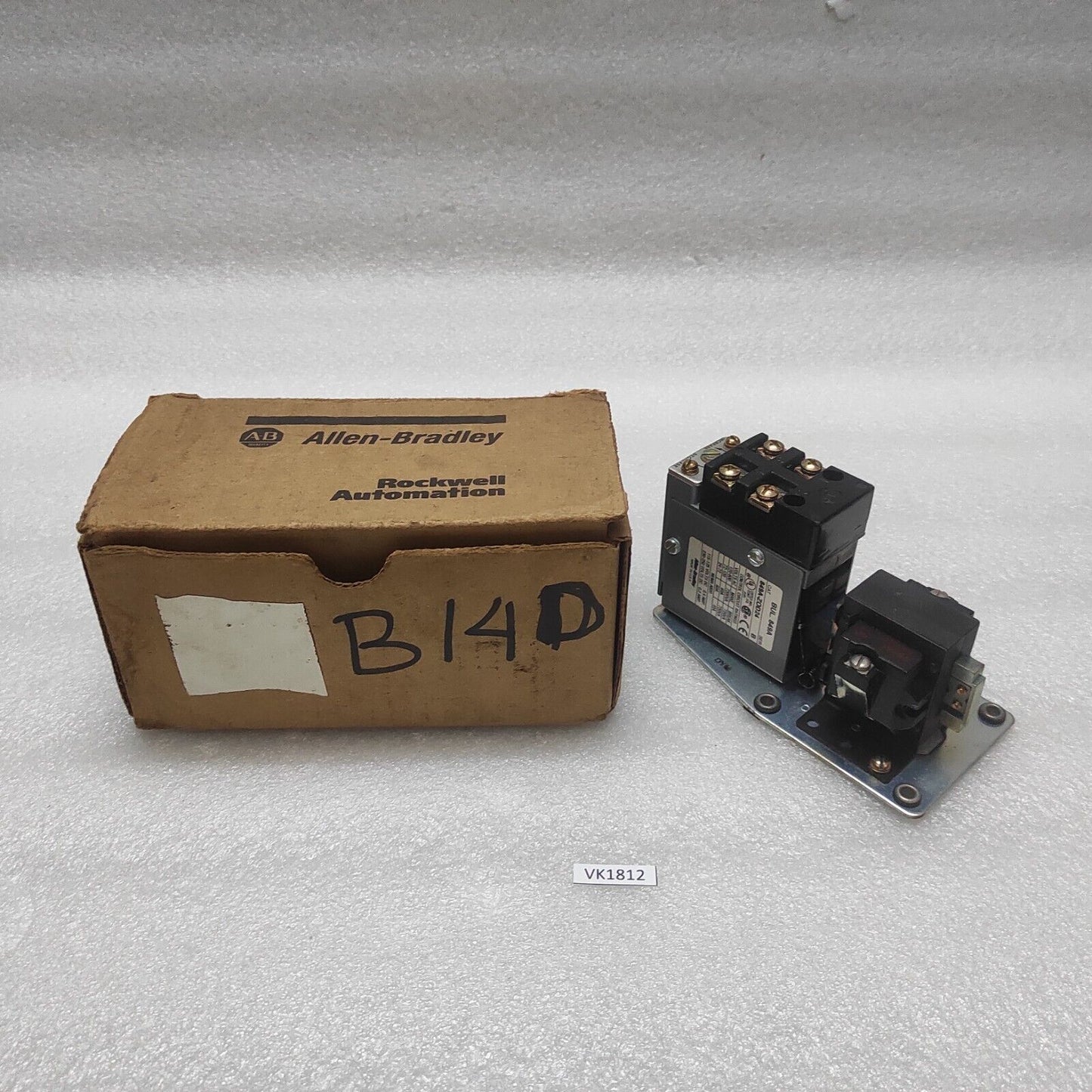 ALLEN BRADLEY BULLETIN 849A CAT 849A-ZOD24 PNEUMATIC TIMING RELAY COIL VOLTAGE 1