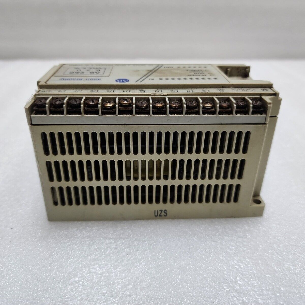 ALLEN BRADLEY CAT 1761-L16BWA SER E MICROLOGIX 1000 BODY DAMAGED