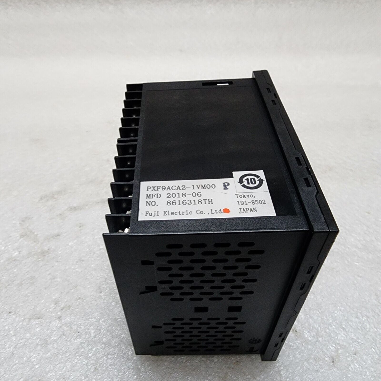 FUJI ELECTRIC PXF9ACA2-1VM00-P TEMPERATURE CONTROLLER 100-240VAC
