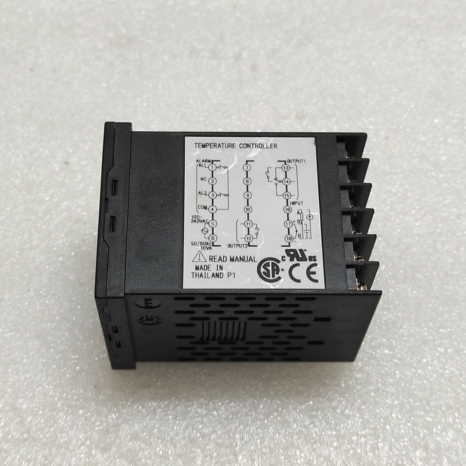 FUJI ELECTRIC PXF4 TEMPERATURE CONTROLLER PXF4ABY2-FV100-P 100-240V 48X48 MM