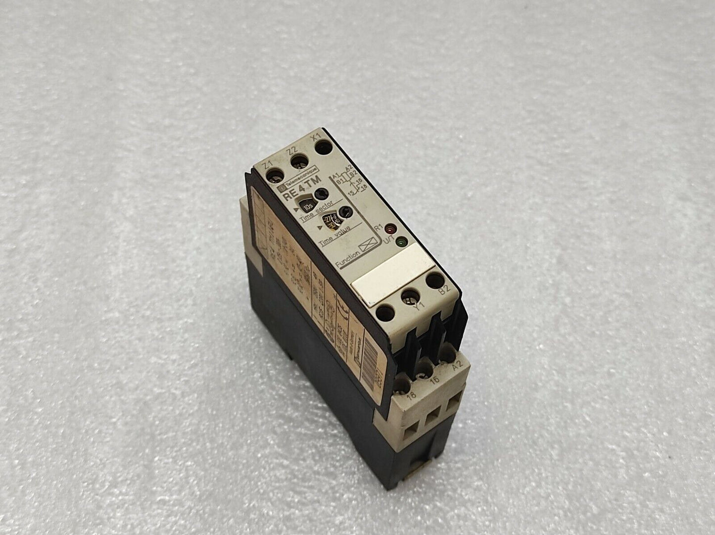 TELEMECANIQUE RE4 TM1 1BU TIMING RELAY 09971 110-240v/24v/42-48V 0.05S-300H RE4 