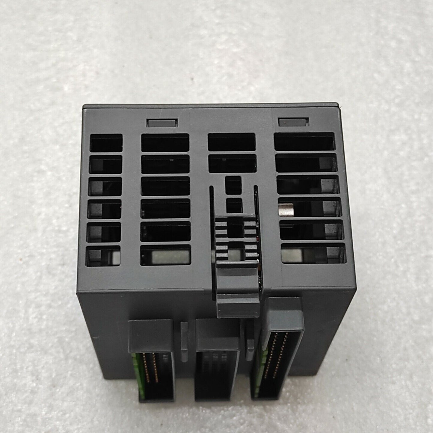 ABB DI524-B8 DIGITAL INPUT MODULE 1SAP240000R0001