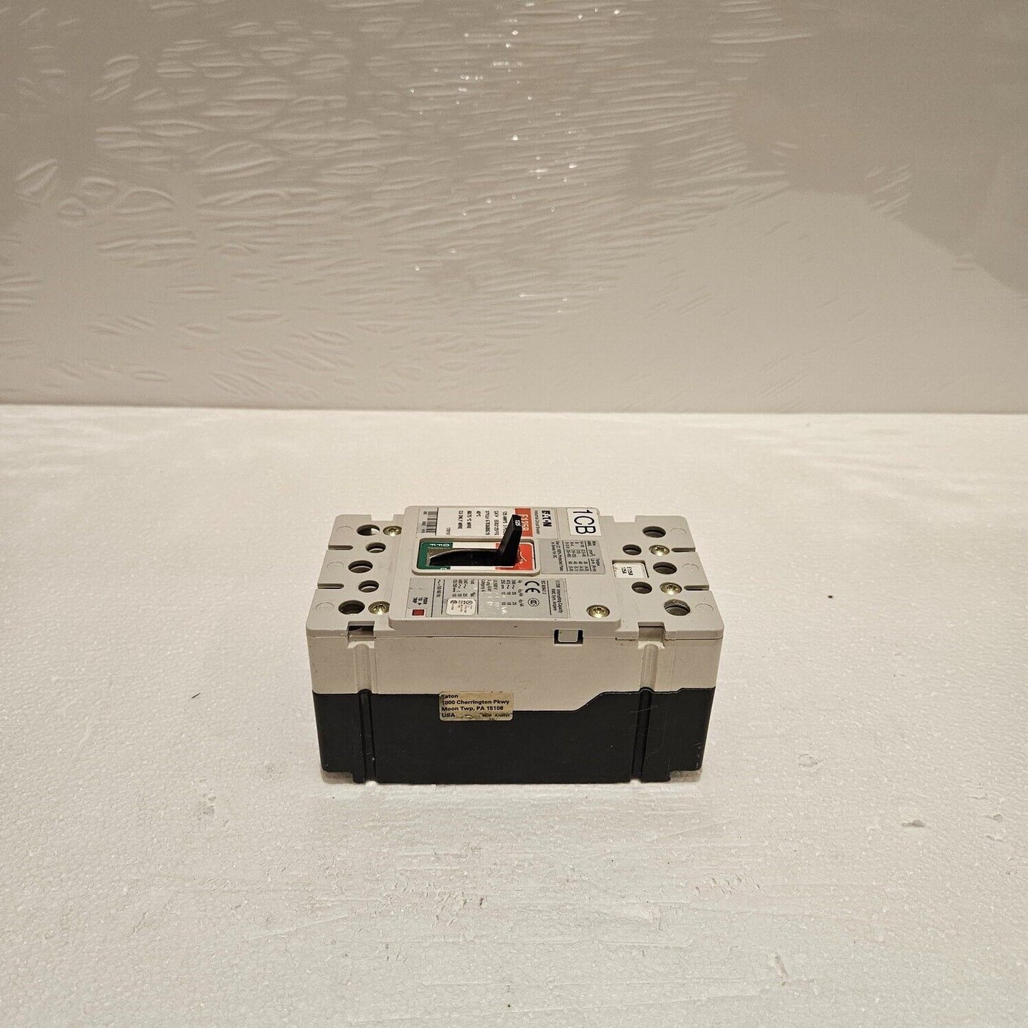 EATON EGB3125FFG 3-POLE CIRCUIT BREAKER 125A