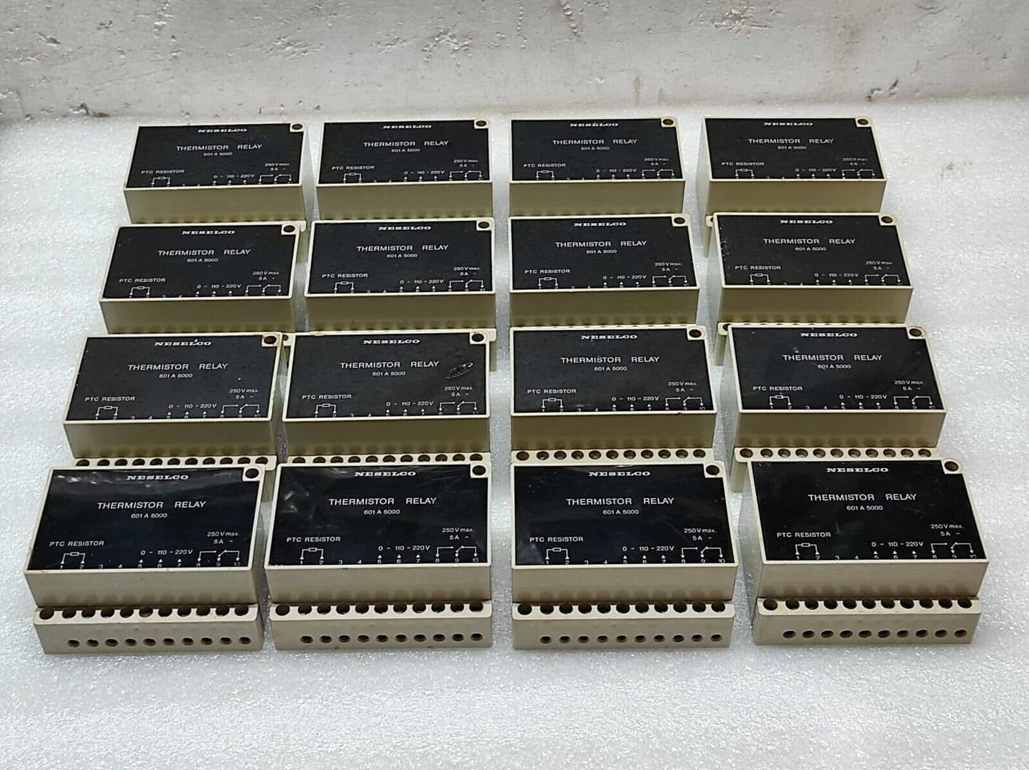 NESELCO 601 A 5000 THERMISTOR RELAY 601A5000