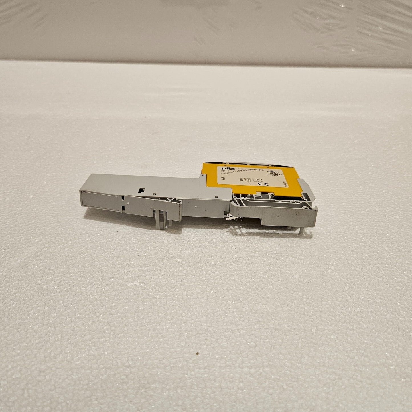 PILZ PSSU E F DI OZ 2 SAFE I/O MODULE 312220 LOT OF 3 UNIT