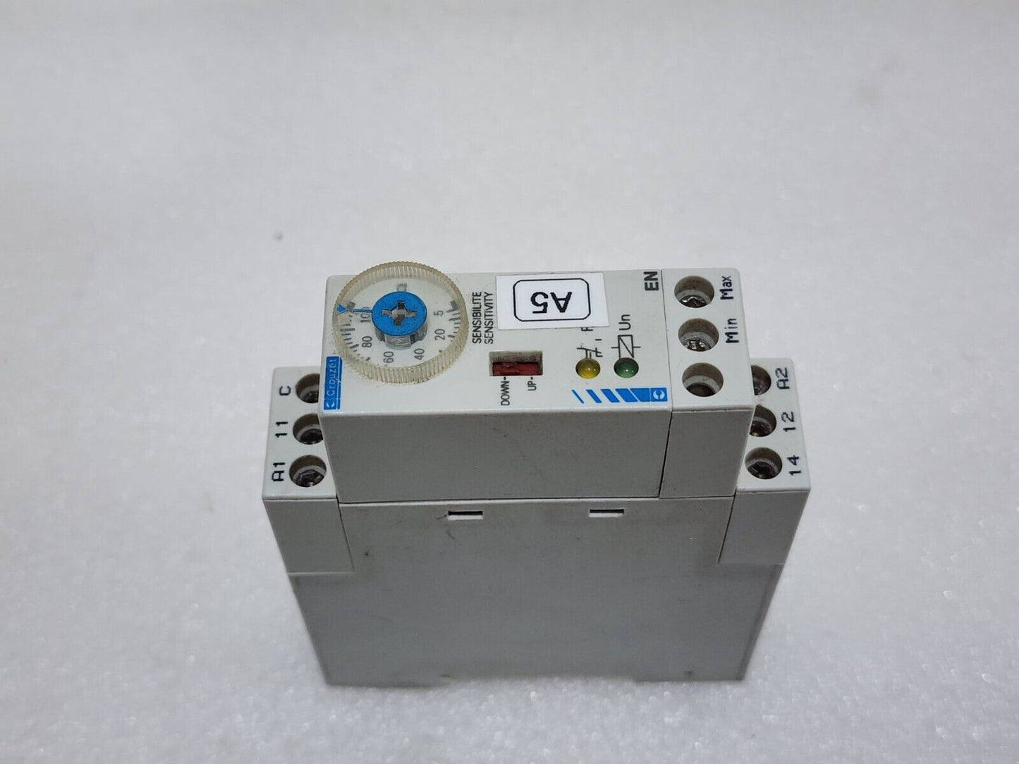 CROUZET 84870004 LIQUID LEVEL CONTROLLER 230VAC