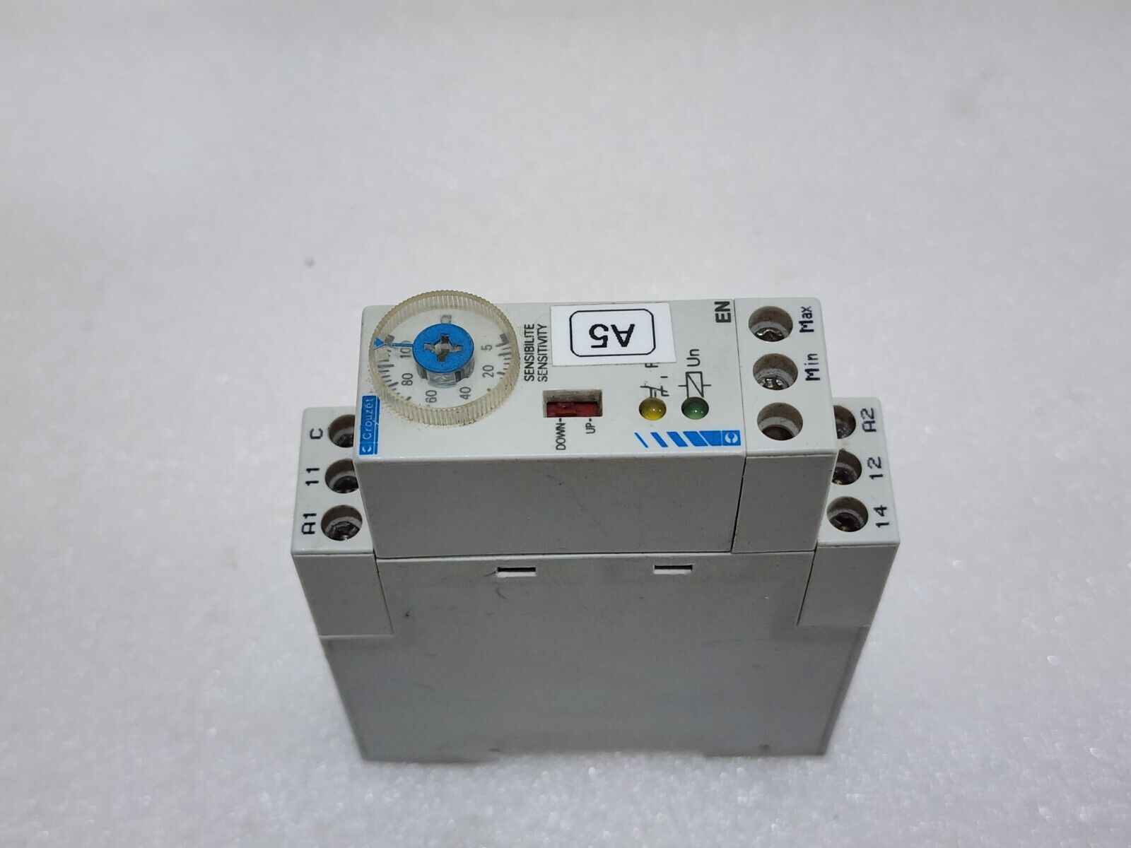 CROUZET 84870004 LIQUID LEVEL CONTROLLER 230VAC