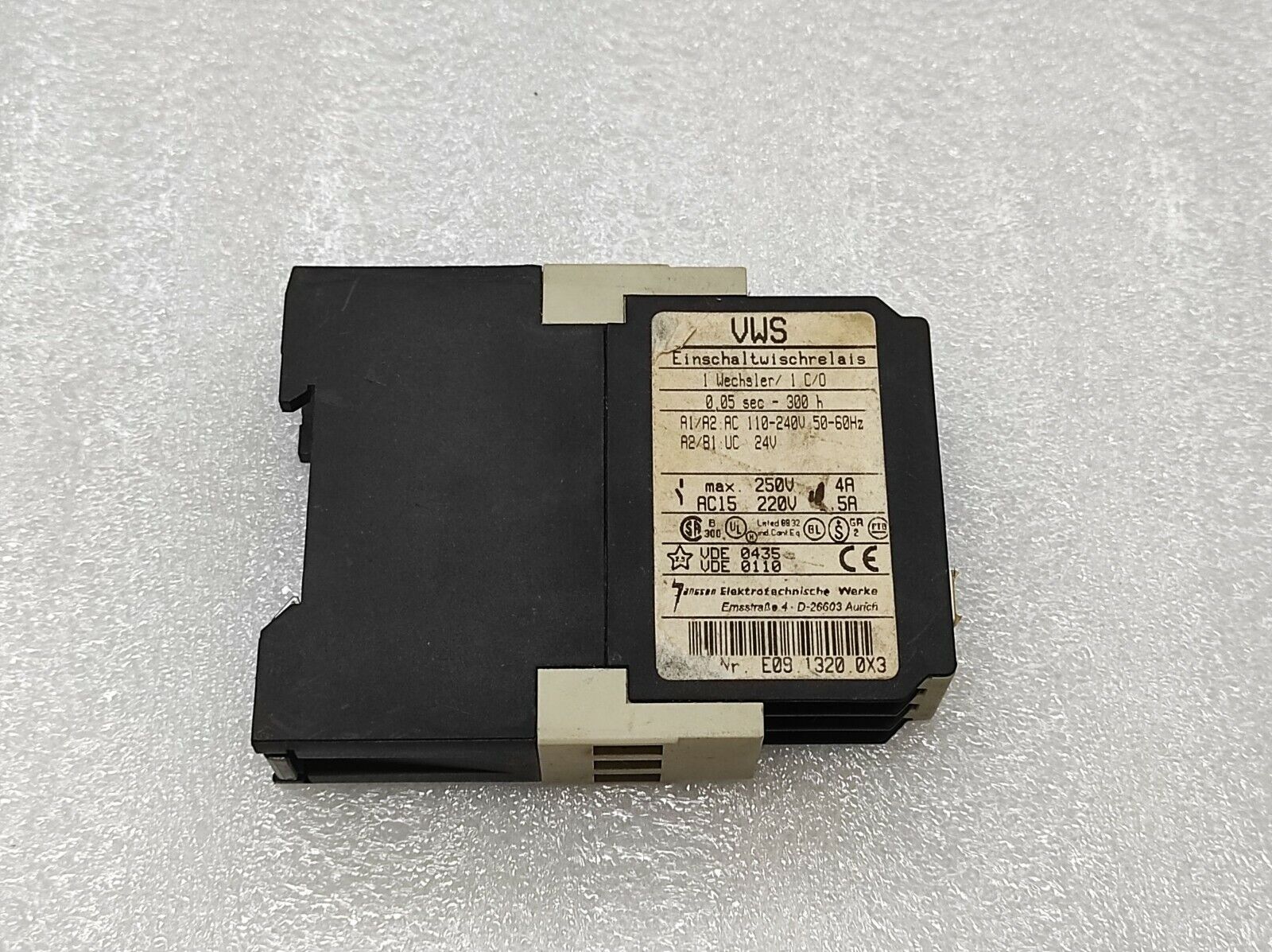 Janssen VWS Switch on Relay E09-1320-0X3 110-240VAC/24V AC-DC 0.05S - 300H