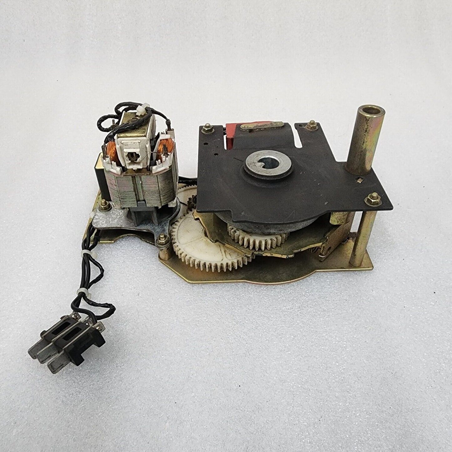 MERLIN GERIN MCH-M 685763 MOTOR MECHANISM 200-240VAC