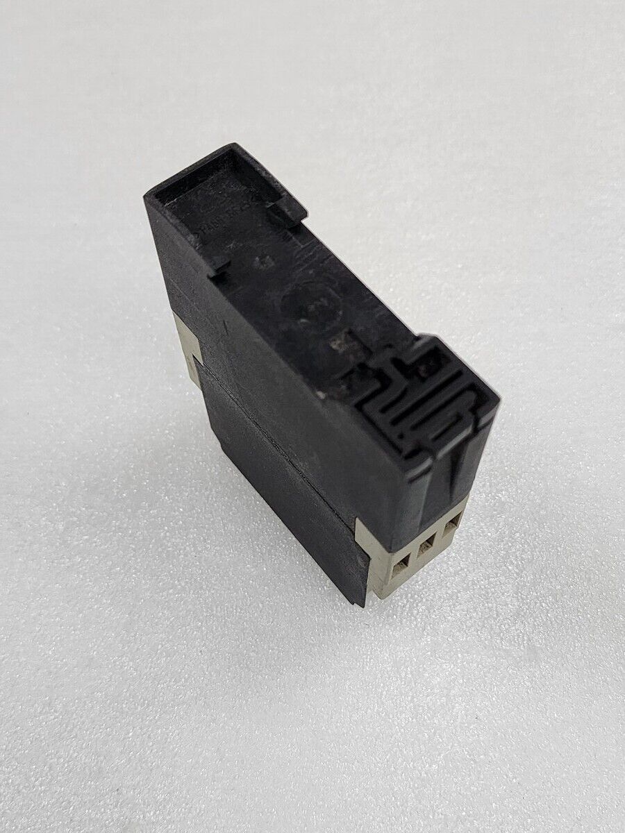 TELEMECANIQUE RE4 TP13BU TIME DELAY RELAY 09972 110-240V/24V/42-48V 0.05S-300H