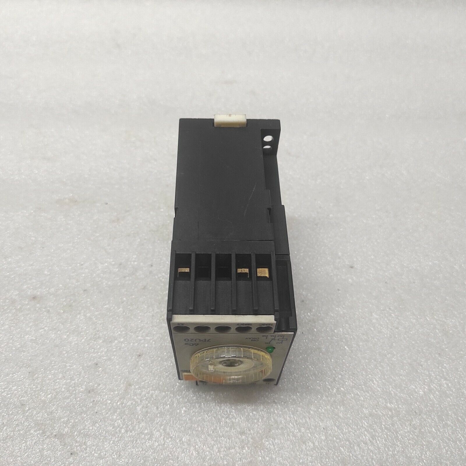 SIEMENS 7PU2040-2AN23 TIMING RELAY 220-240V