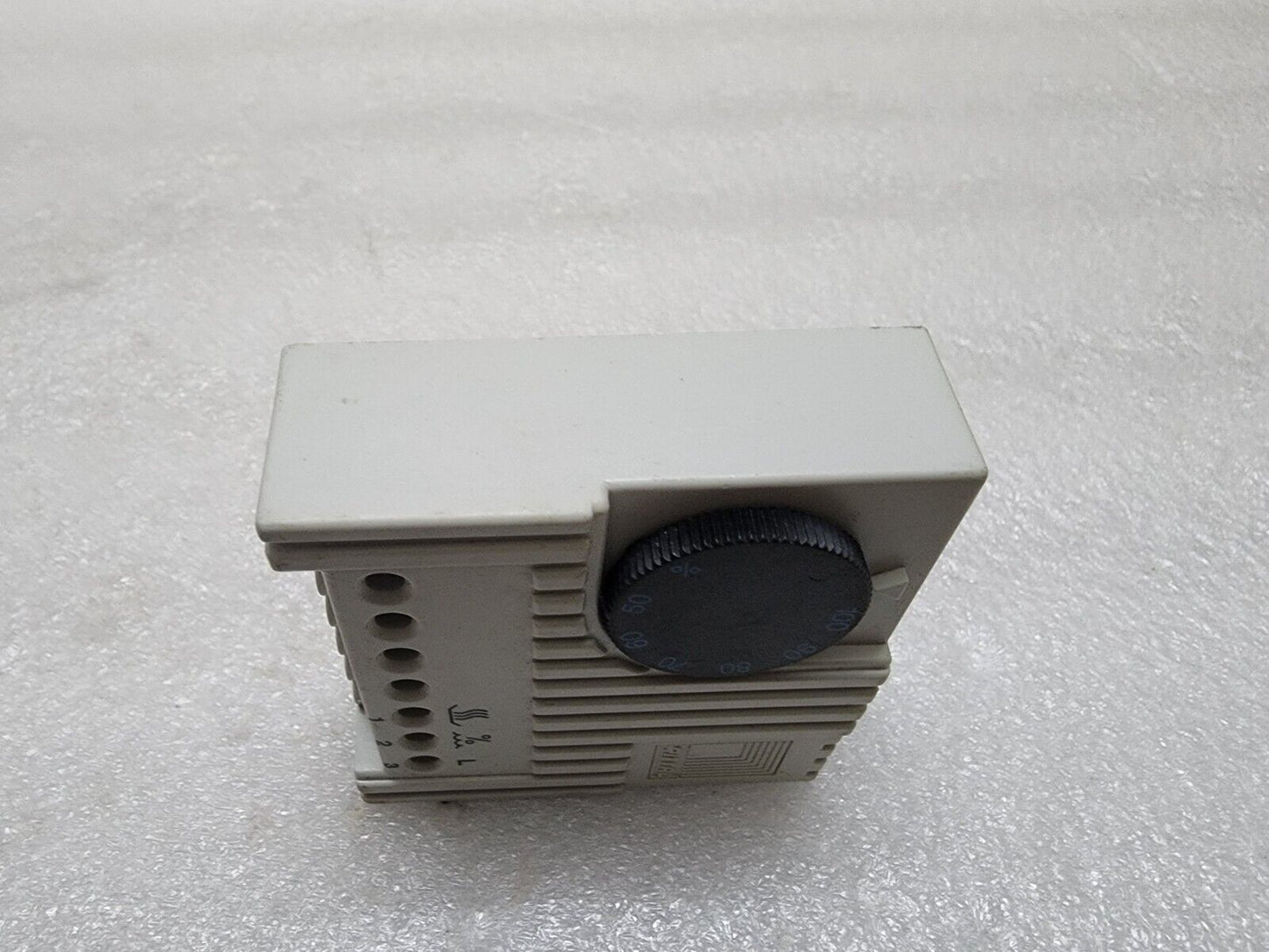 RITTAL SK3118 THERMOSTAT 24-250V AC-DC