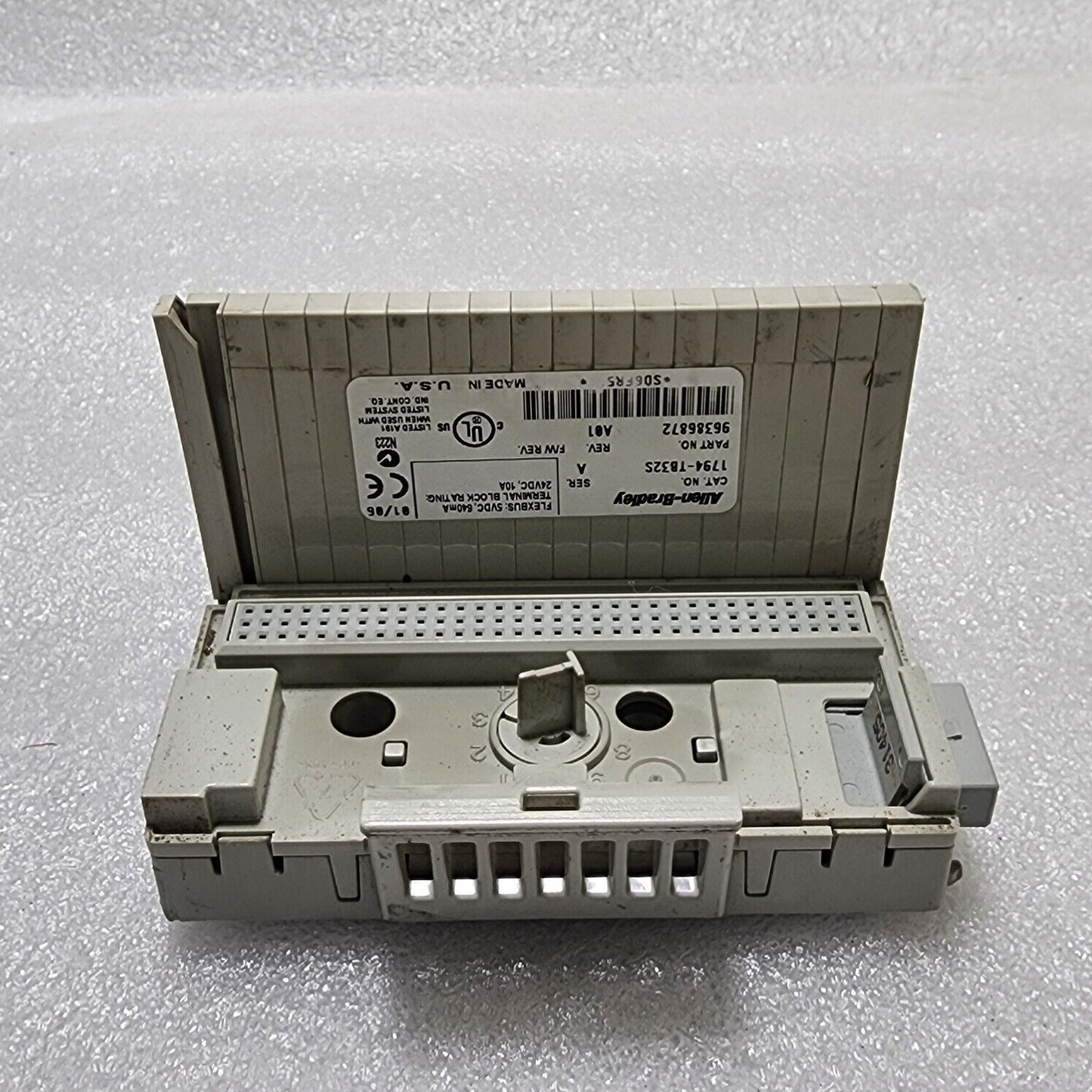 ALLEN BRADLEY CAT 1794-OB32P SER A 97284771 1794-TB32S