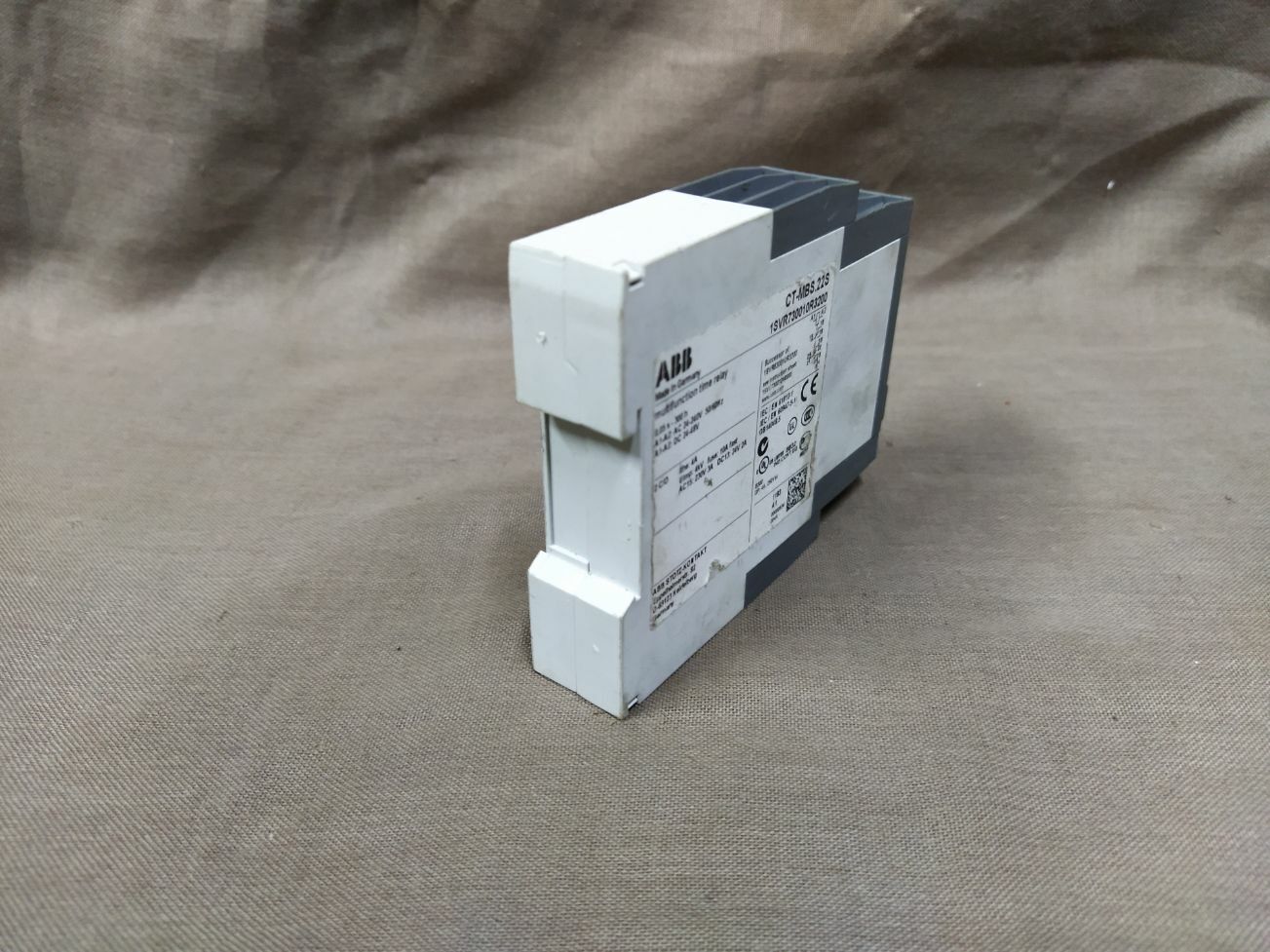 ABB CT-MBS.22S Multifunction Time Relay 1SVR730010R3200