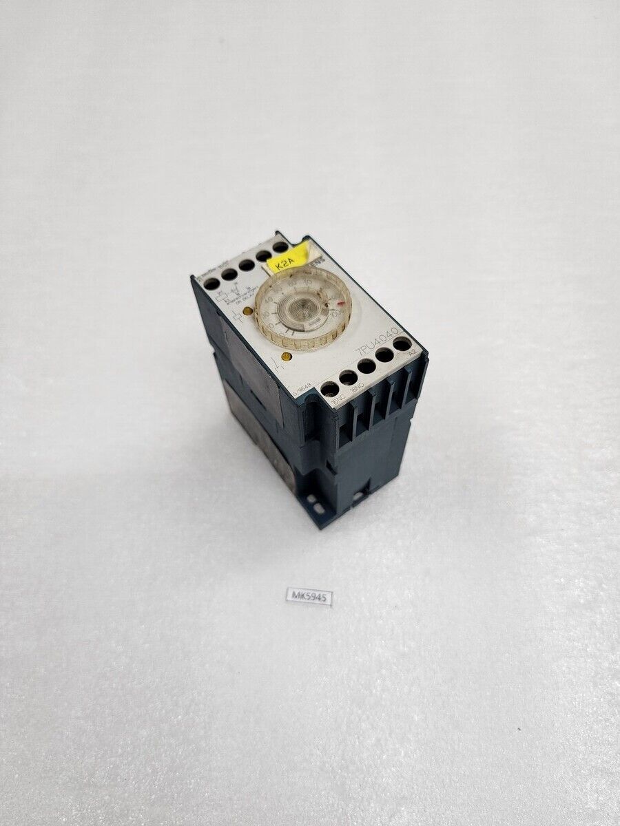 SIEMENS 7PU4040-3AN20 ON DELAY TIMER 200-240V