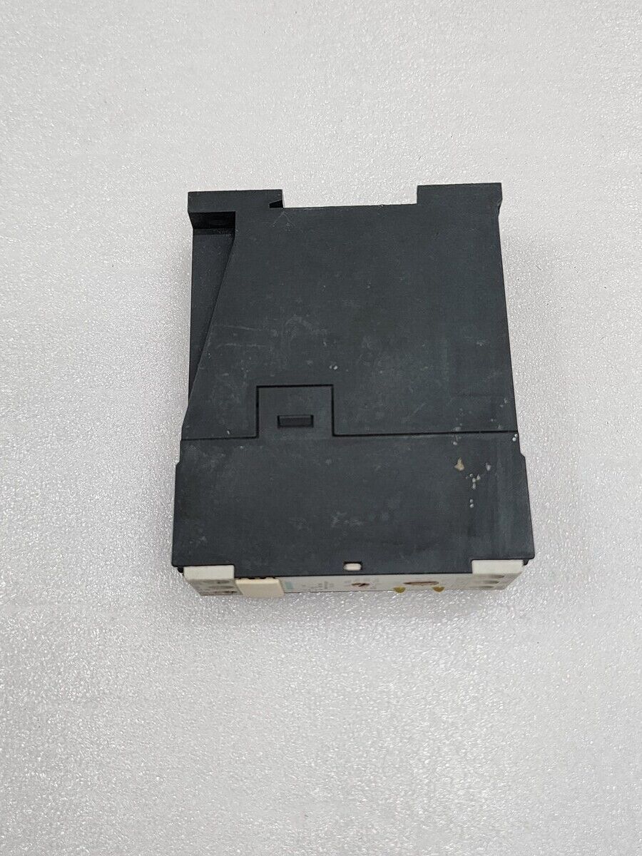 SIEMENS 7PU4120-2AN20 TIME DELAY RELAY 220-240V