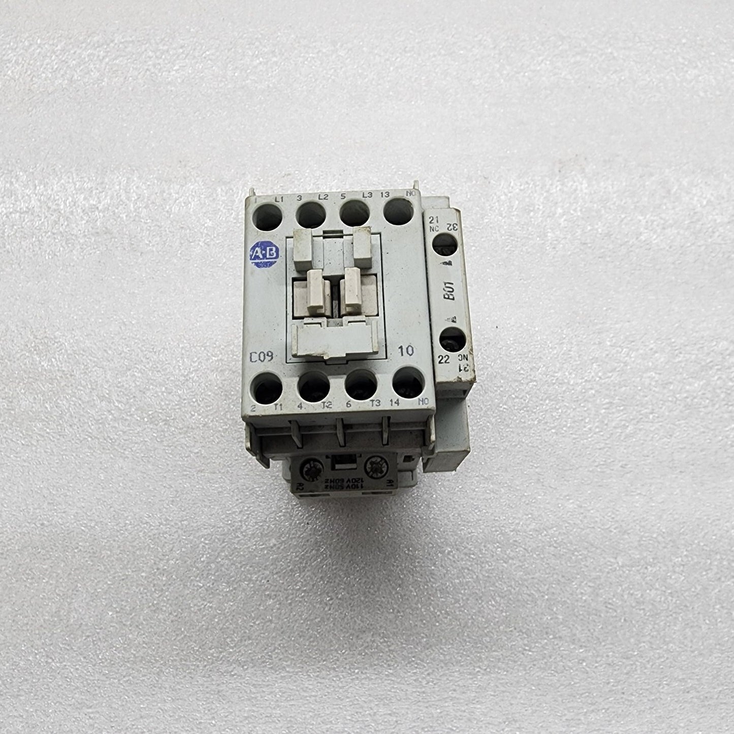 ALLEN BRADLEY CAT 100-C09-10 3-POLE CONTACTOR COIL VOLTAGE 110-120V